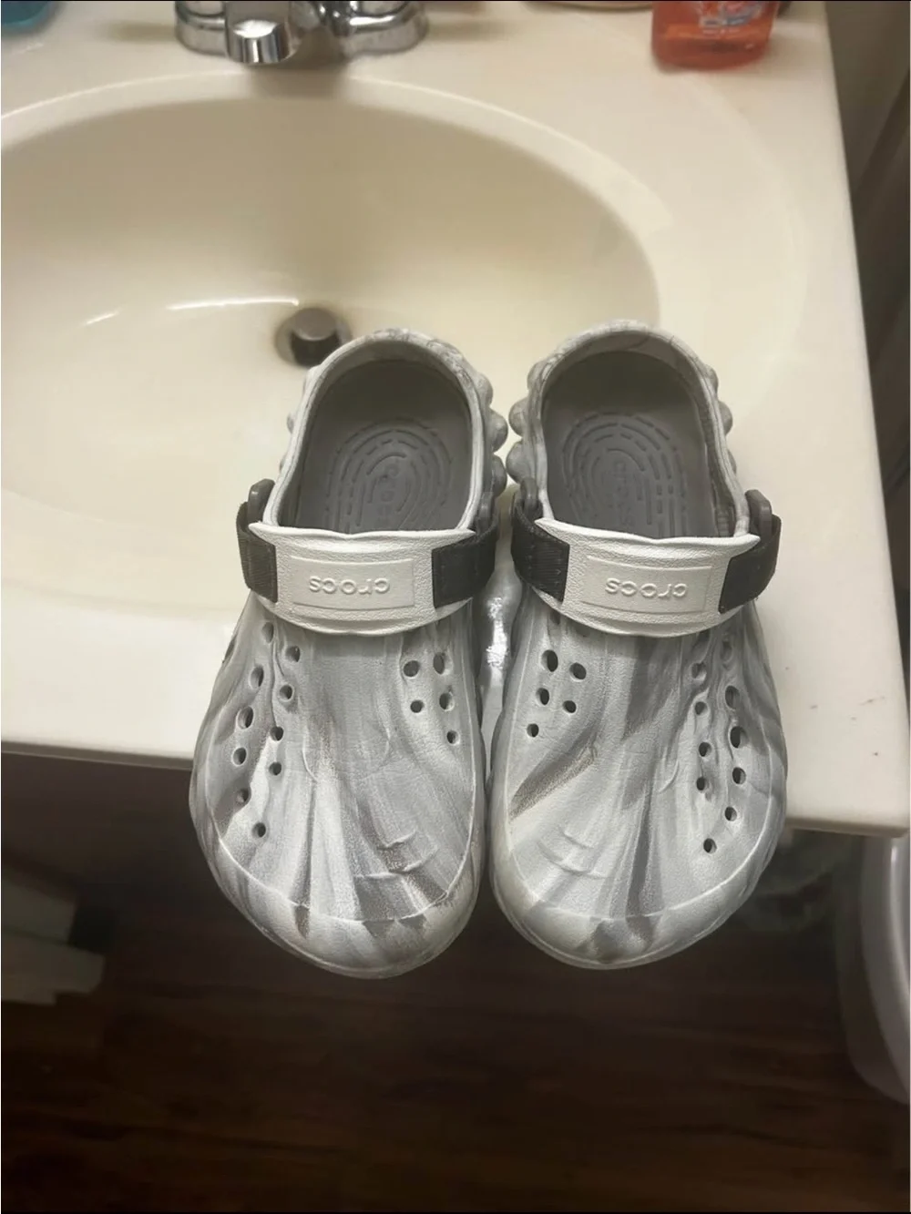 Echo crocs